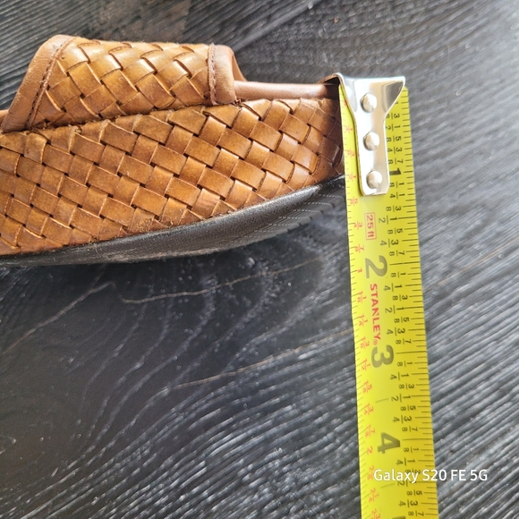 STUART WEITZMAN Designer size 7 leather cognac colored sandals. - Picture 3 of 16